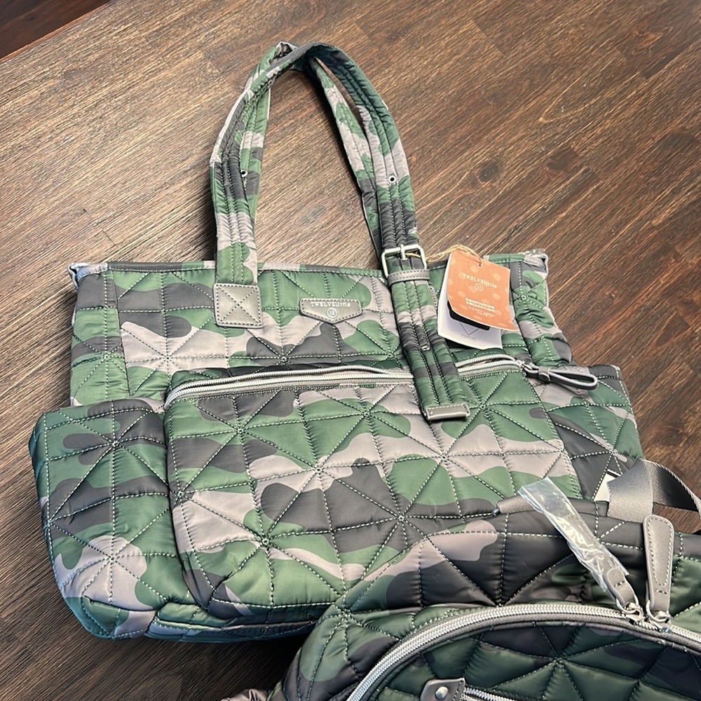 TWELVE LITTLE CARRY LOVE DIAPER BAG TOTE 💚